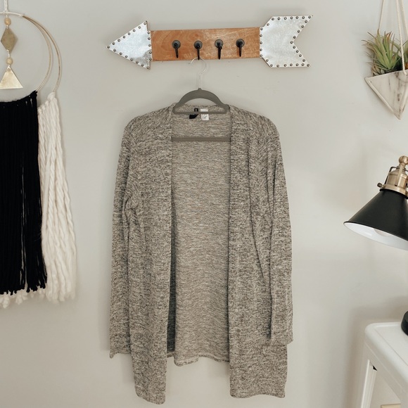 Divided Sweaters - Grey Long Sleeved Cardigan